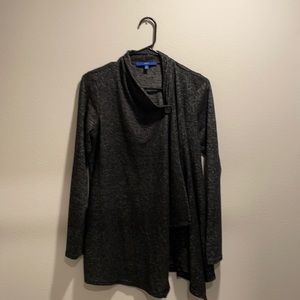 Size neck button top
